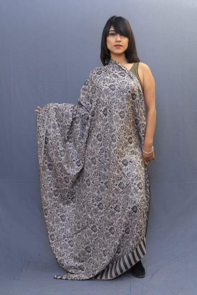 Grey Colour Base With Black All Over Kani Jaal A Perfect