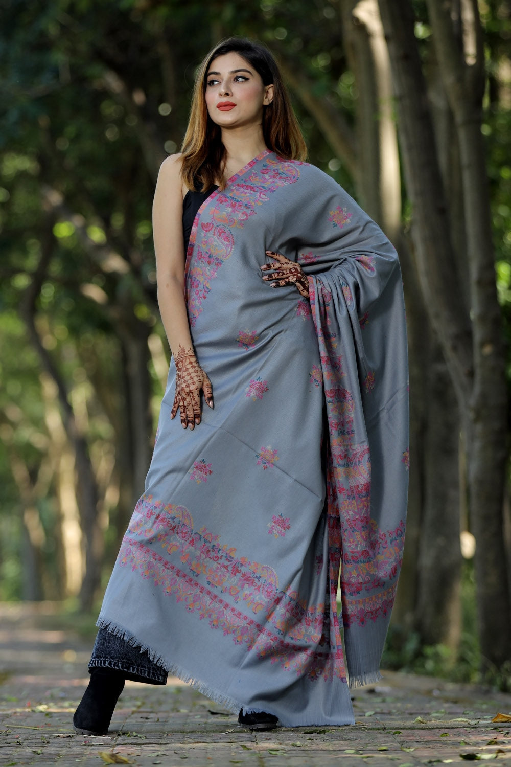 GREY COLOUR SHAWL WITH ZARI & KANI WORK DEFINES ROYAL