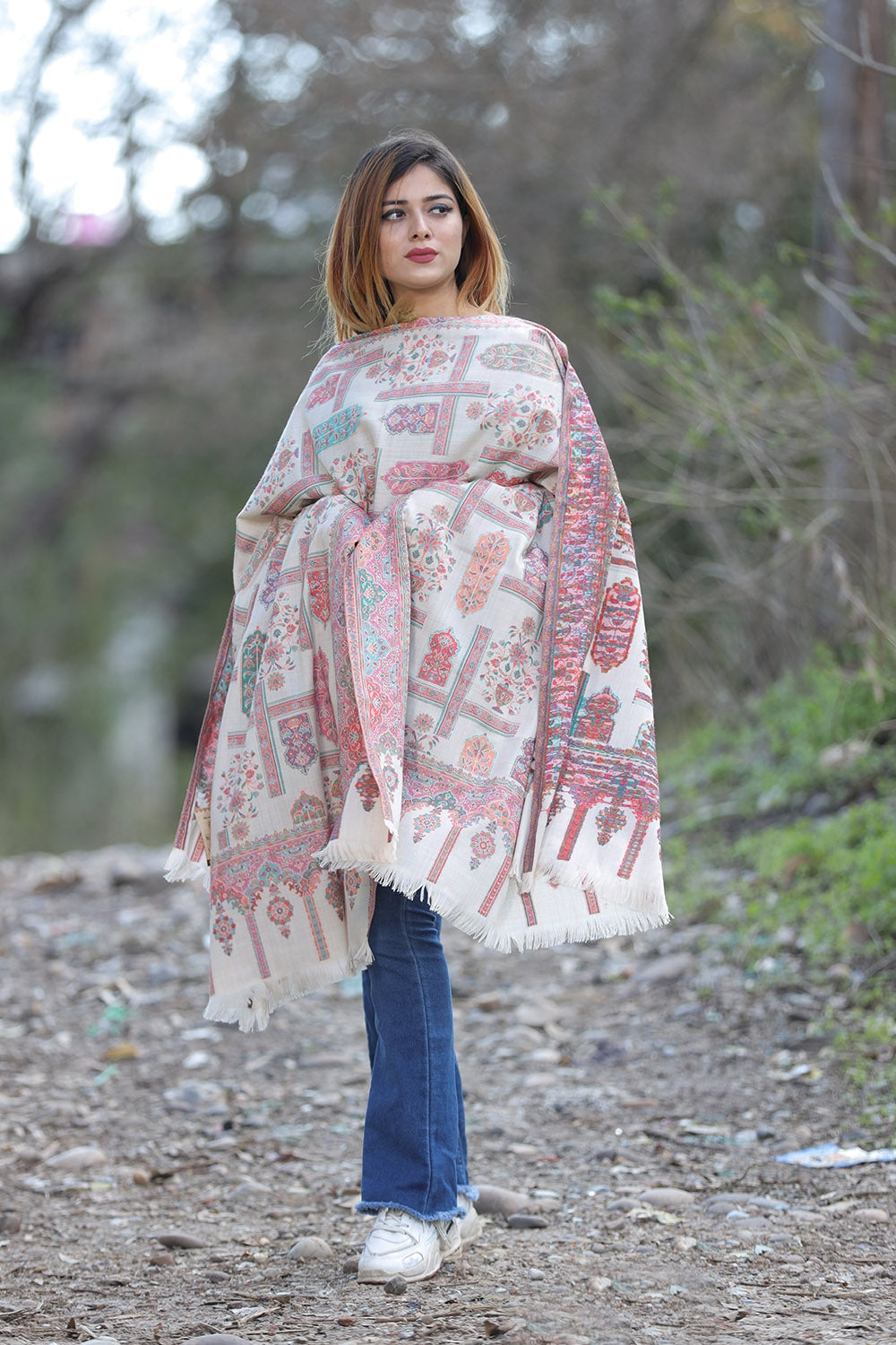 HEAVENLY WHITE Colour Shawl With Flower Pattern Style Bold