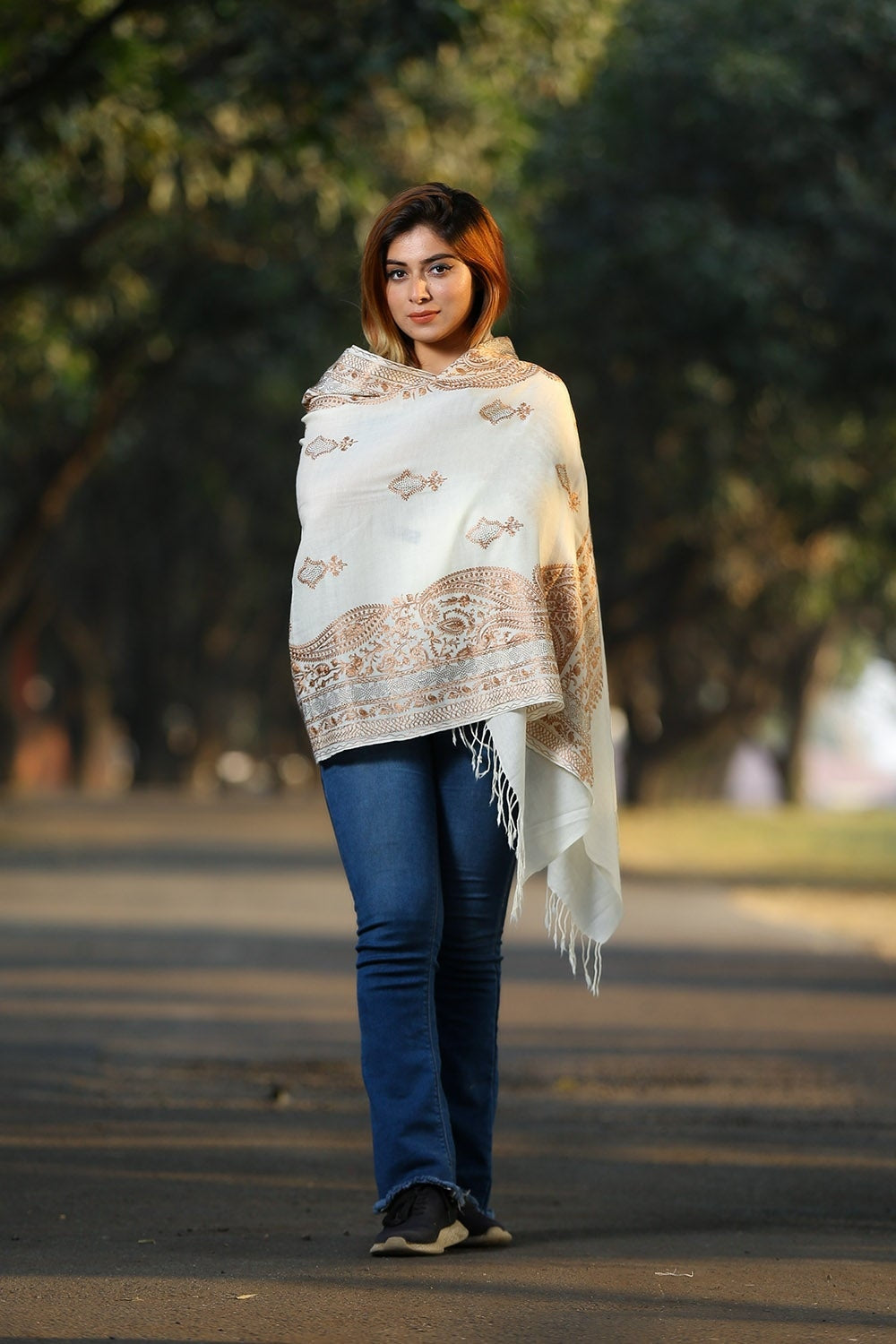 IVORY WHITE COLOUR KASHMIRI STOLE WITH CLASSY SWAROVSKI