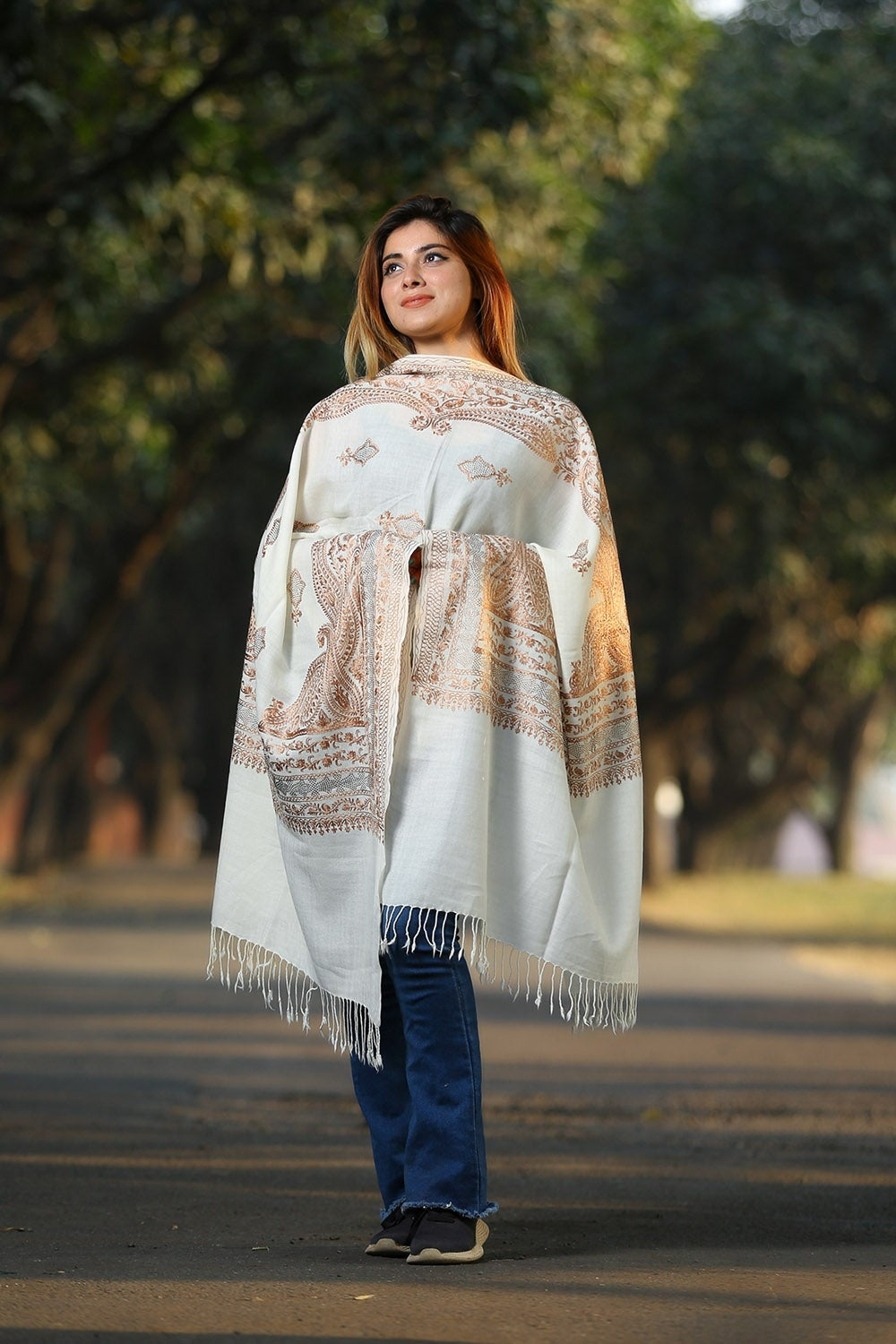 IVORY WHITE COLOUR KASHMIRI STOLE WITH CLASSY SWAROVSKI