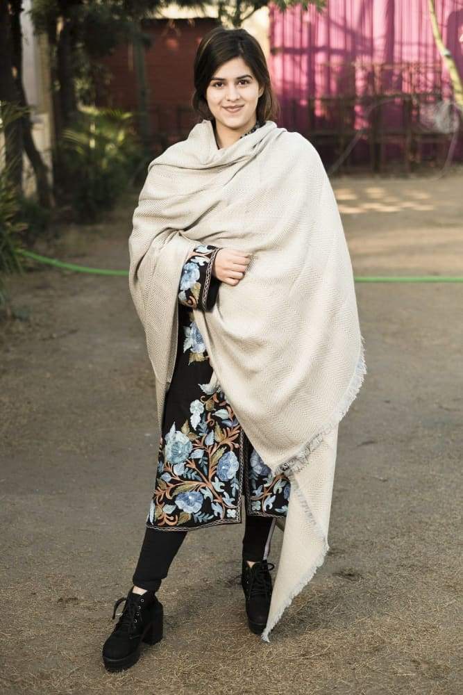 Light Grey Color Texture Semi pashmina Ladakhi Wool Shawl