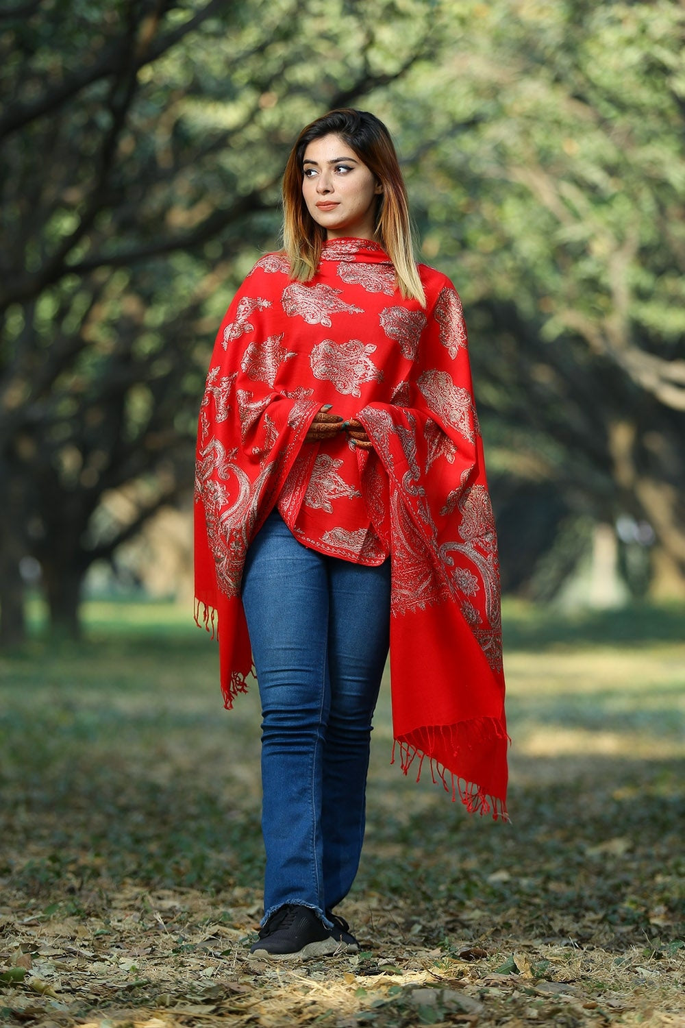 LOVELY RED COLOUR EMBROIDERED STOLE DEPICTS COURAGE
