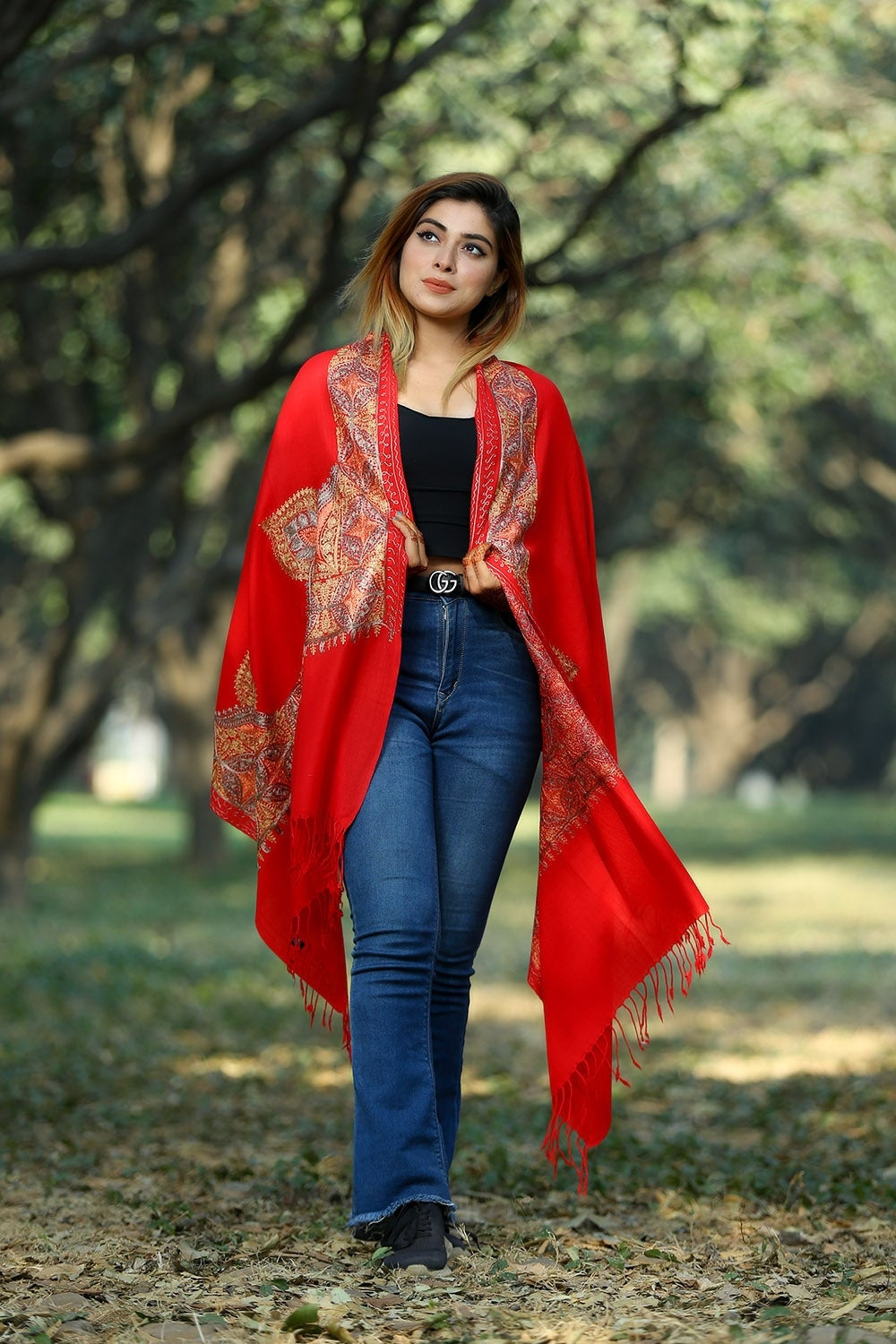 LOVELY RED COLOUR TILLA EMBROIDERED STOLE DEPICTS COURAGE