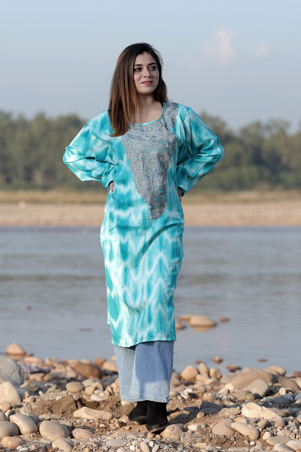 MESMERISING SKY BLUE COLOUR TIE DYE Aari Tilla Work