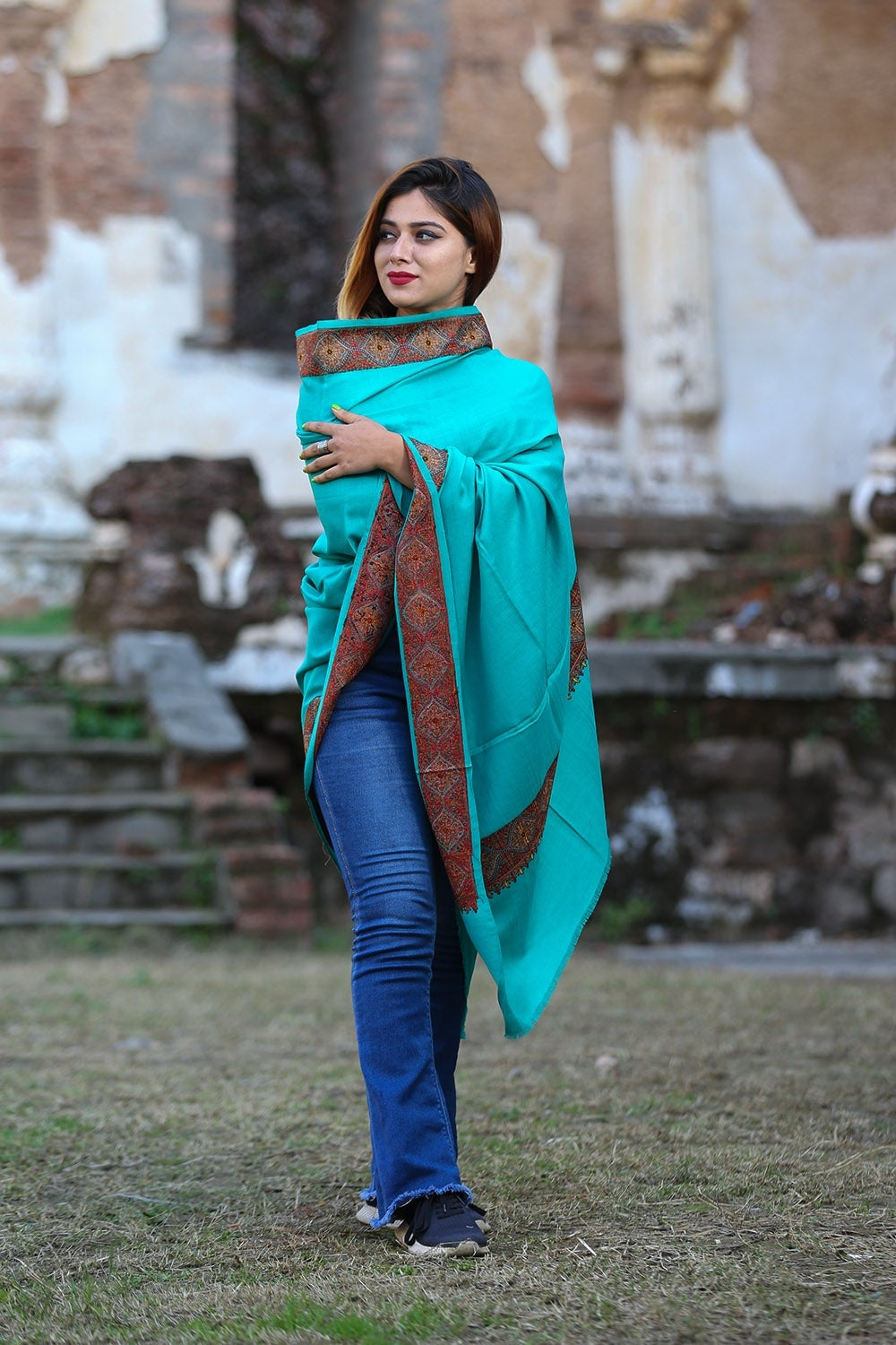 Mesmerising Turquoise Green Colour Kashmiri Sozni Shawl