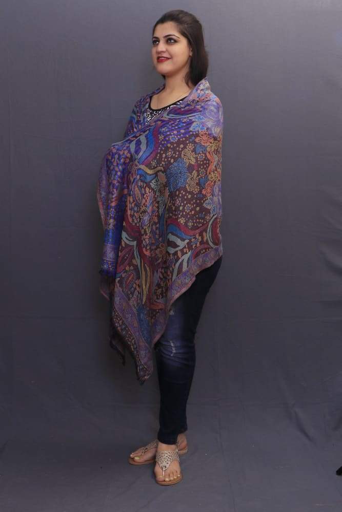 This Multicolour Delicate Wrap Looks Elegant When Team Up