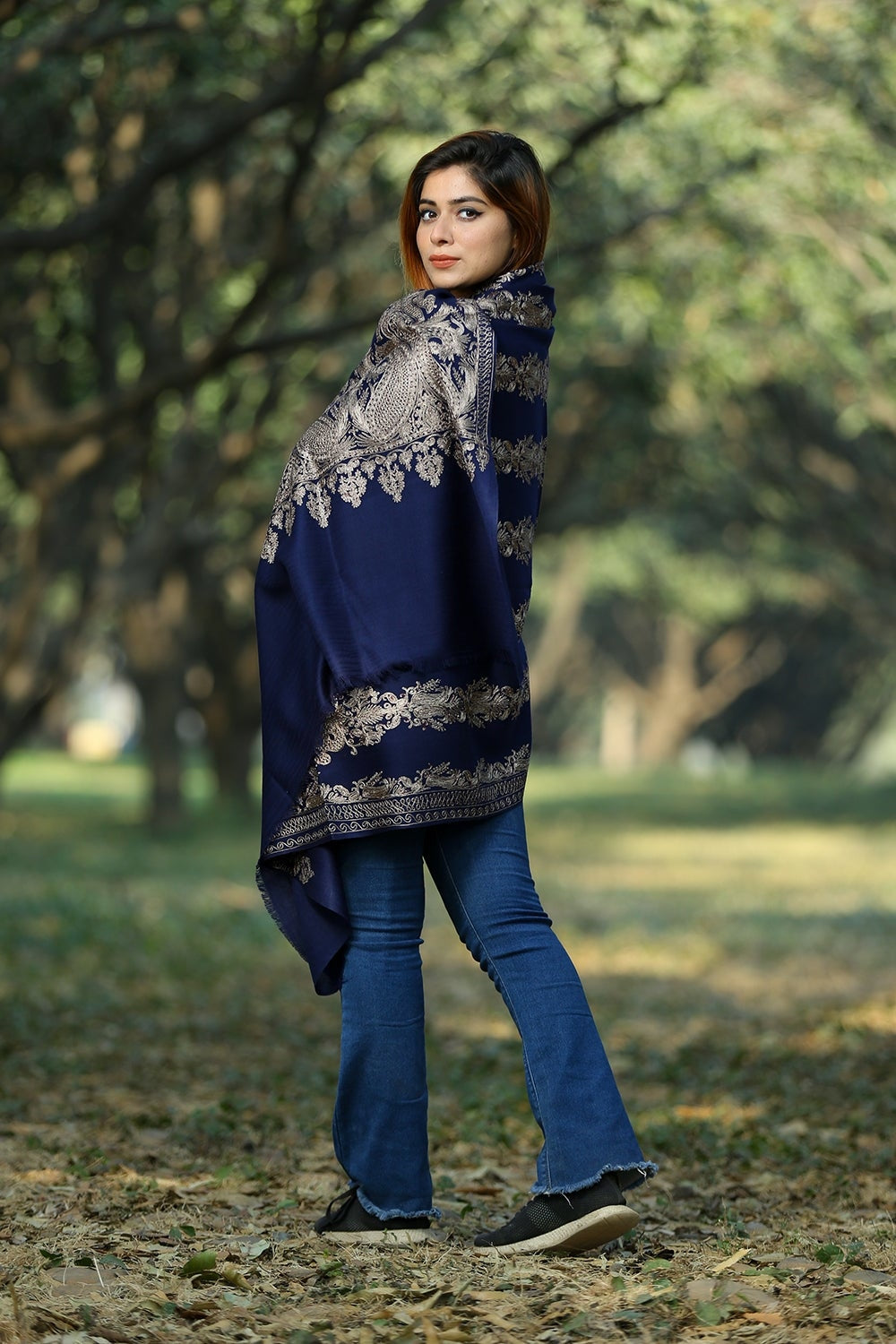 NAVY BLUE COLOUR SHAWL DEFINES FEMINISM AND ADDS GLAMOUR