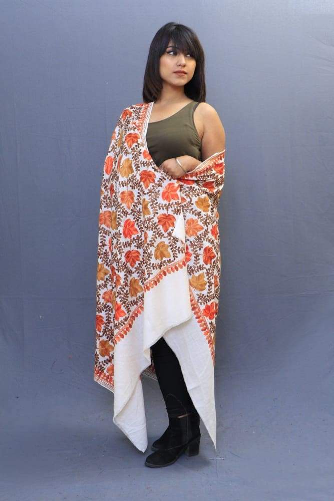 On Pearl White Colour Base Beautiful Concept Of Chinaar All