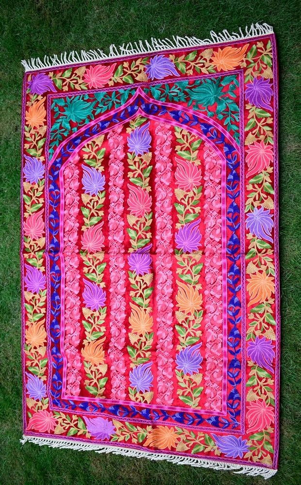 Pink Colour With Multi Thread Kashmiri Aari Work Prayer Rug