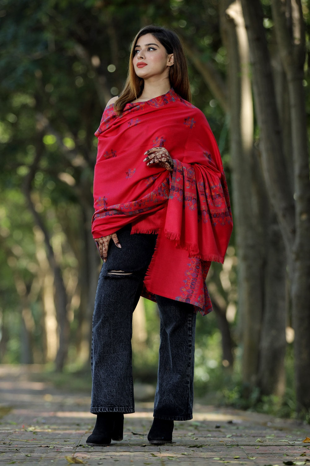 RED COLOUR SHAWL WITH ZARI & KANI WORK DEFINES ROYAL