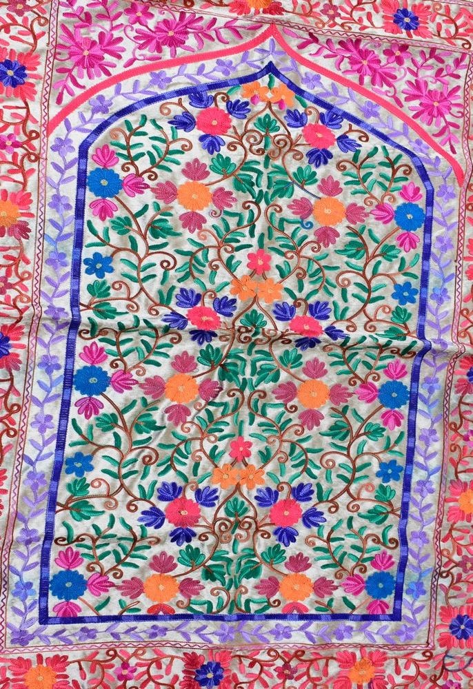 Silk White Colour With Multi Thread Kashmiri Aari Work