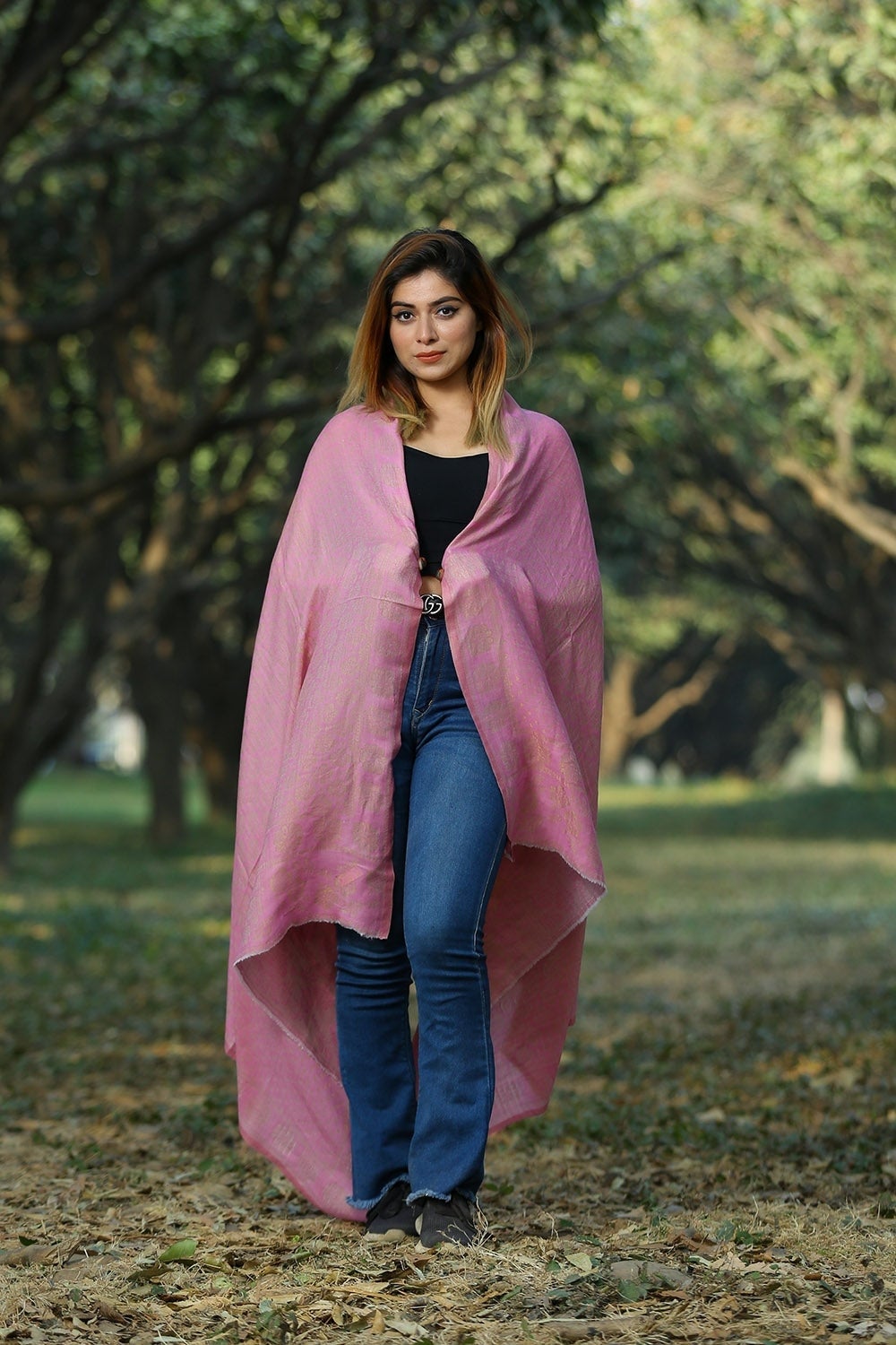 SUPER SOFT PINK COLOUR REVERSIBLE ZARI KASHMIRI SHAWL