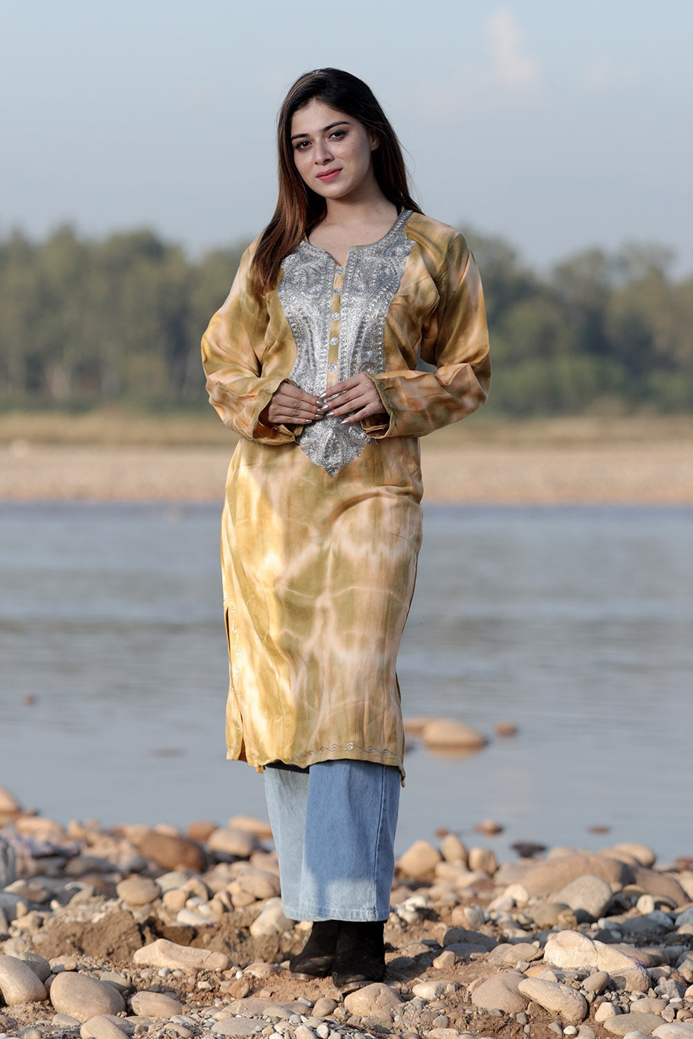 TINCH OF OLIVE GREEN COLOUR TIE DYE Aari Tilla Work