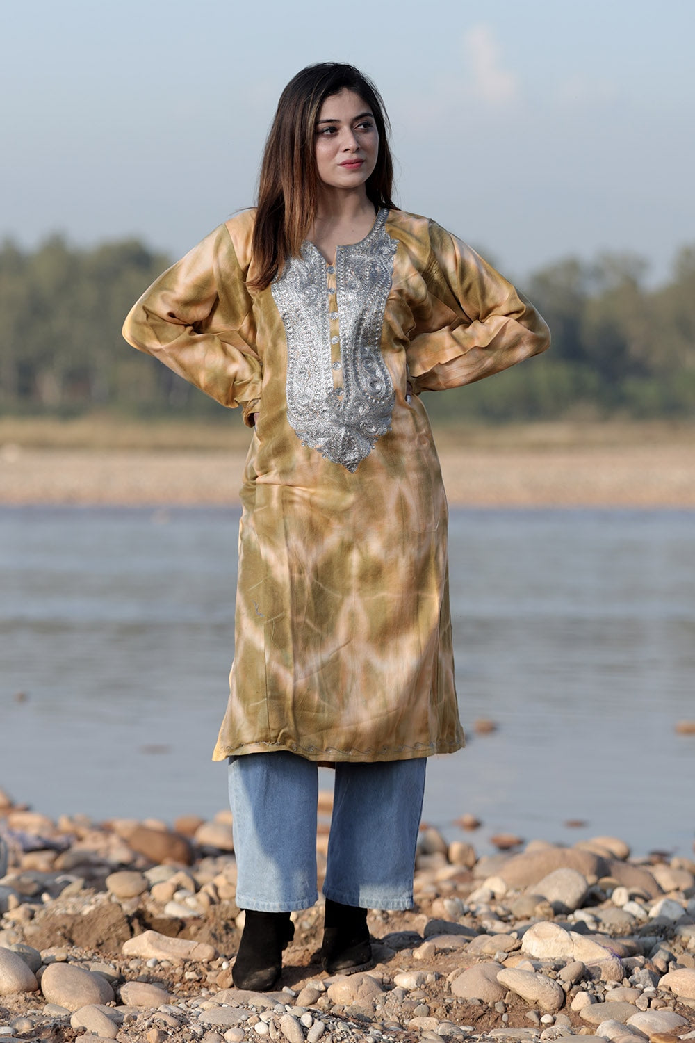 TINCH OF OLIVE GREEN COLOUR TIE DYE Aari Tilla Work