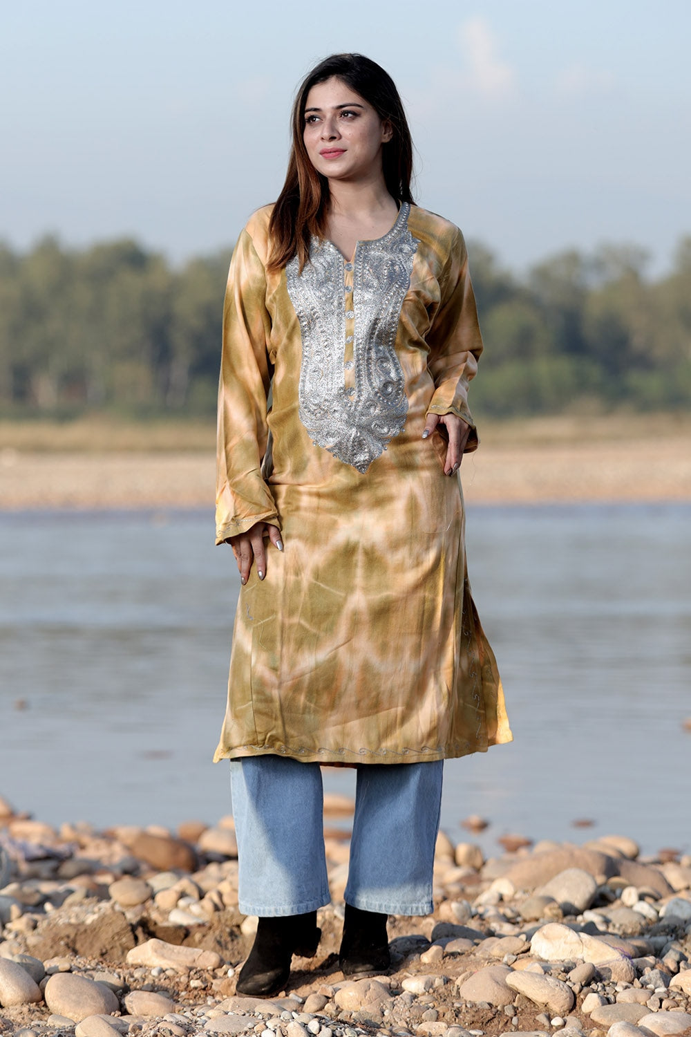 TINCH OF OLIVE GREEN COLOUR TIE DYE Aari Tilla Work