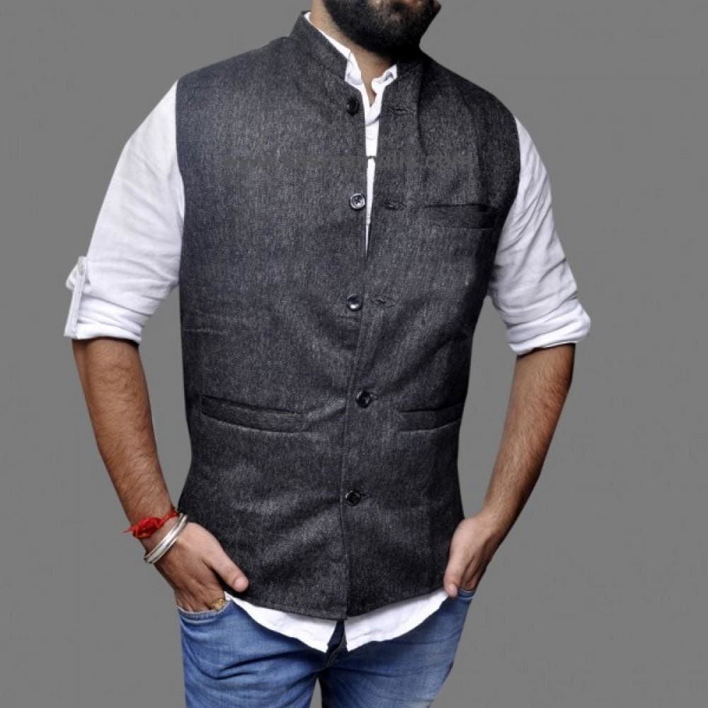 Very Trendy Grey Textured Waist Coat With New Look High