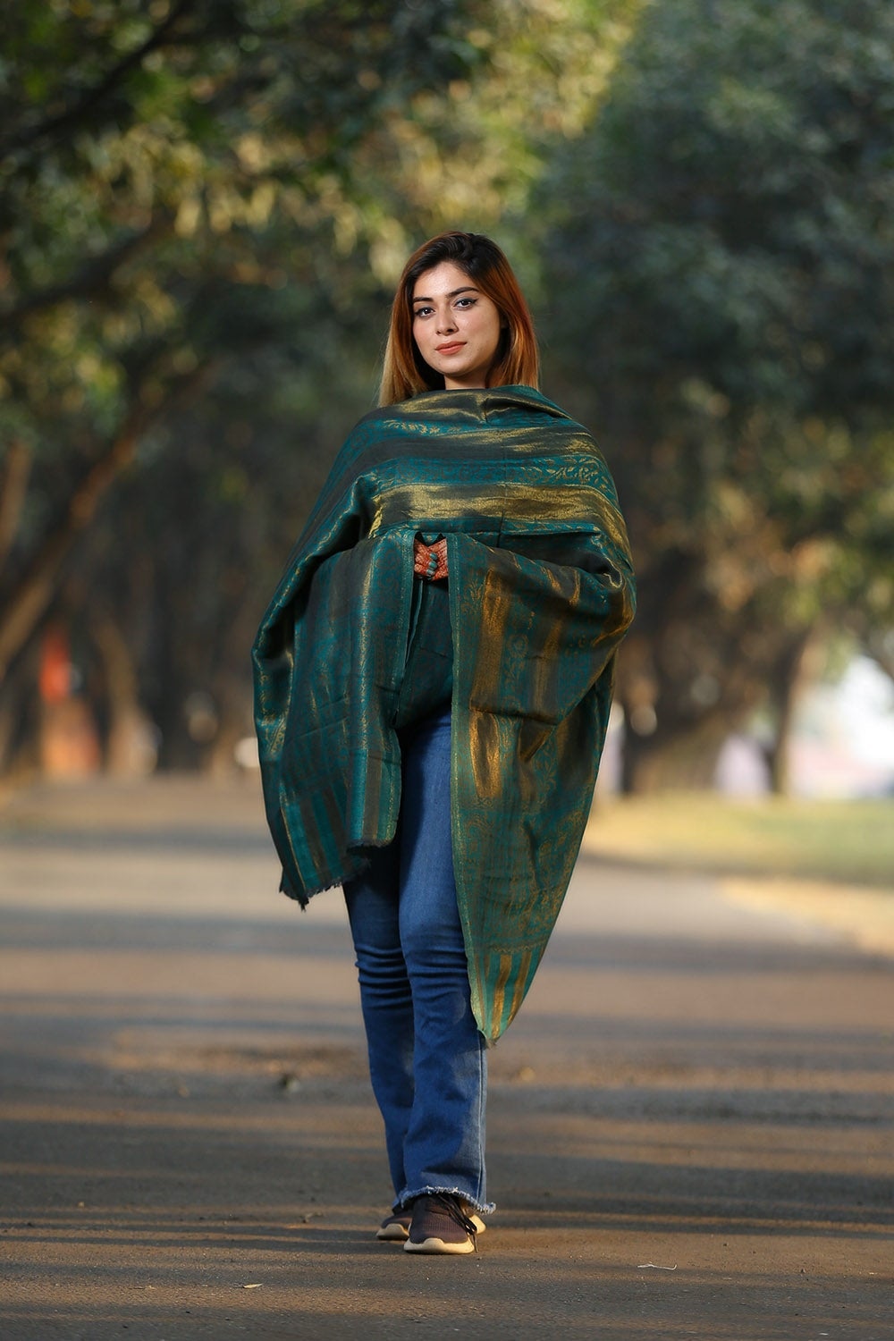 TURQUOISE BLUE/GREEN COLOUR ZARI KASHMIRI STOLE DEFINES