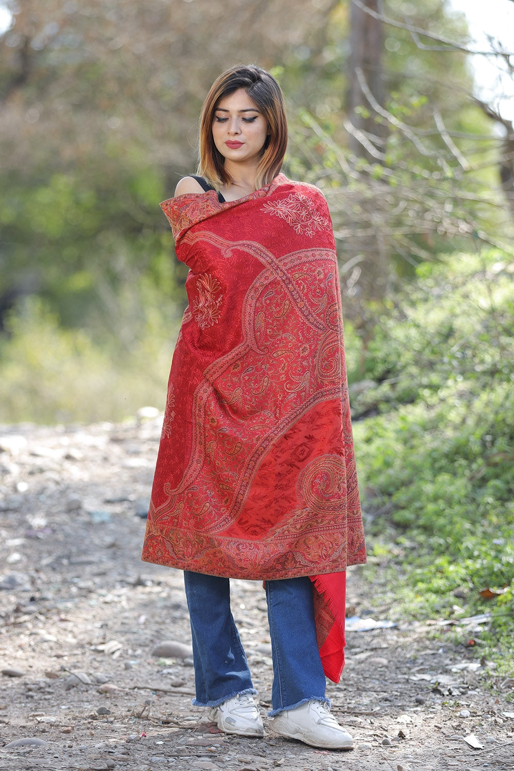 Vibrant Red Colour Jamawar Shawl With Kashmiri Aari Work