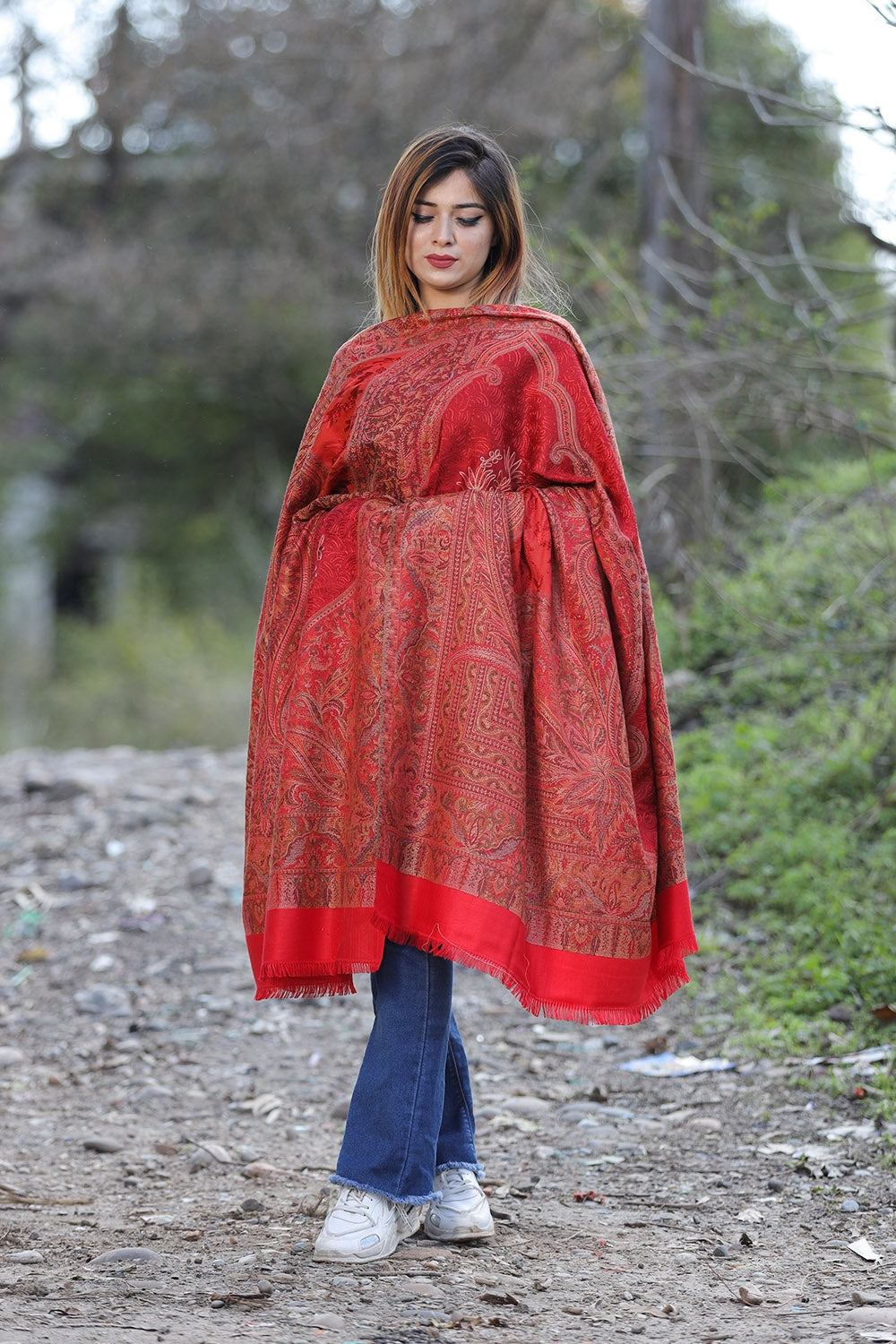 Vibrant Red Colour Jamawar Shawl With Kashmiri Aari Work