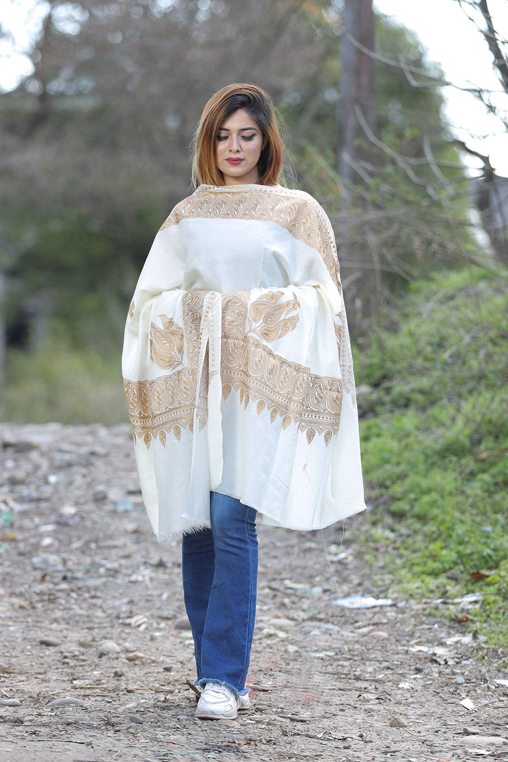 White Color Kashmiri Shawl With Tilla Work Gives A Trendy