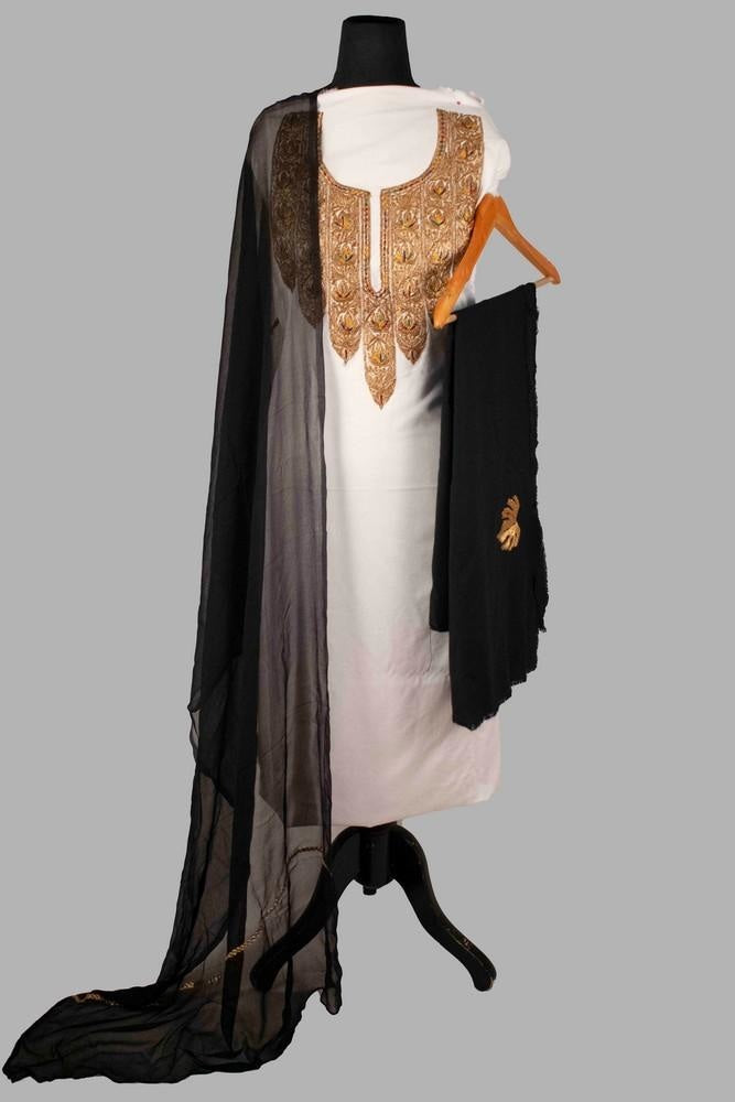 White Colour Kashmiri Tilla Aari Work Salwar Kameez