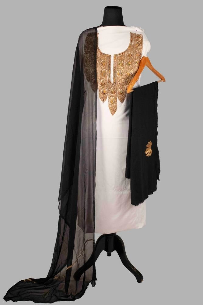 White Colour Kashmiri Tilla Aari Work Salwar Kameez