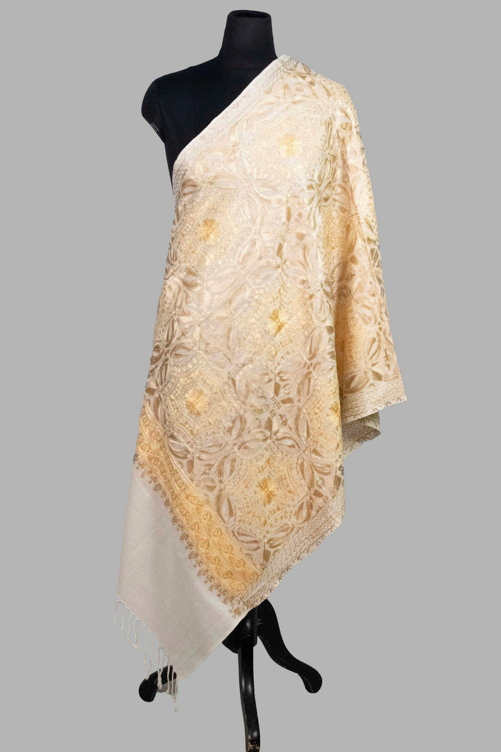 White Stole With Graceful Dense Jaal Pattern Of Kashmiri