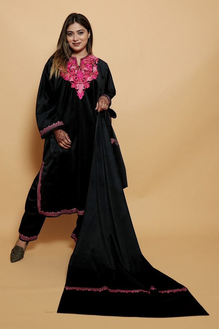 Kashmiri Woolen Pheran Set with Stole | Handcrafted Sozni Embroidery | Elegant Winter Ethnic Wear - Beige