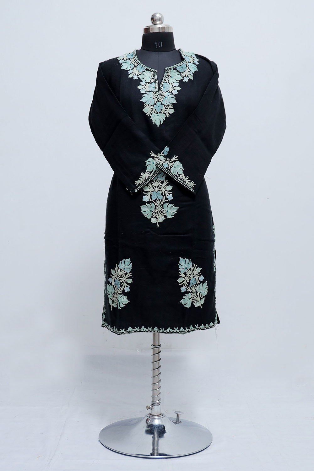 Wholesale Jacquard Woolen Kurtis: Elevate Winter Fashion at Rs 700 |  Pashmina Kurti in Ludhiana | ID: 2852592117633