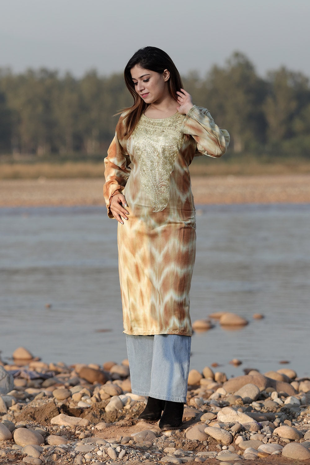 ALLURING LIGHT BROWN COLOUR TIE-DYE Aari Tilla Work