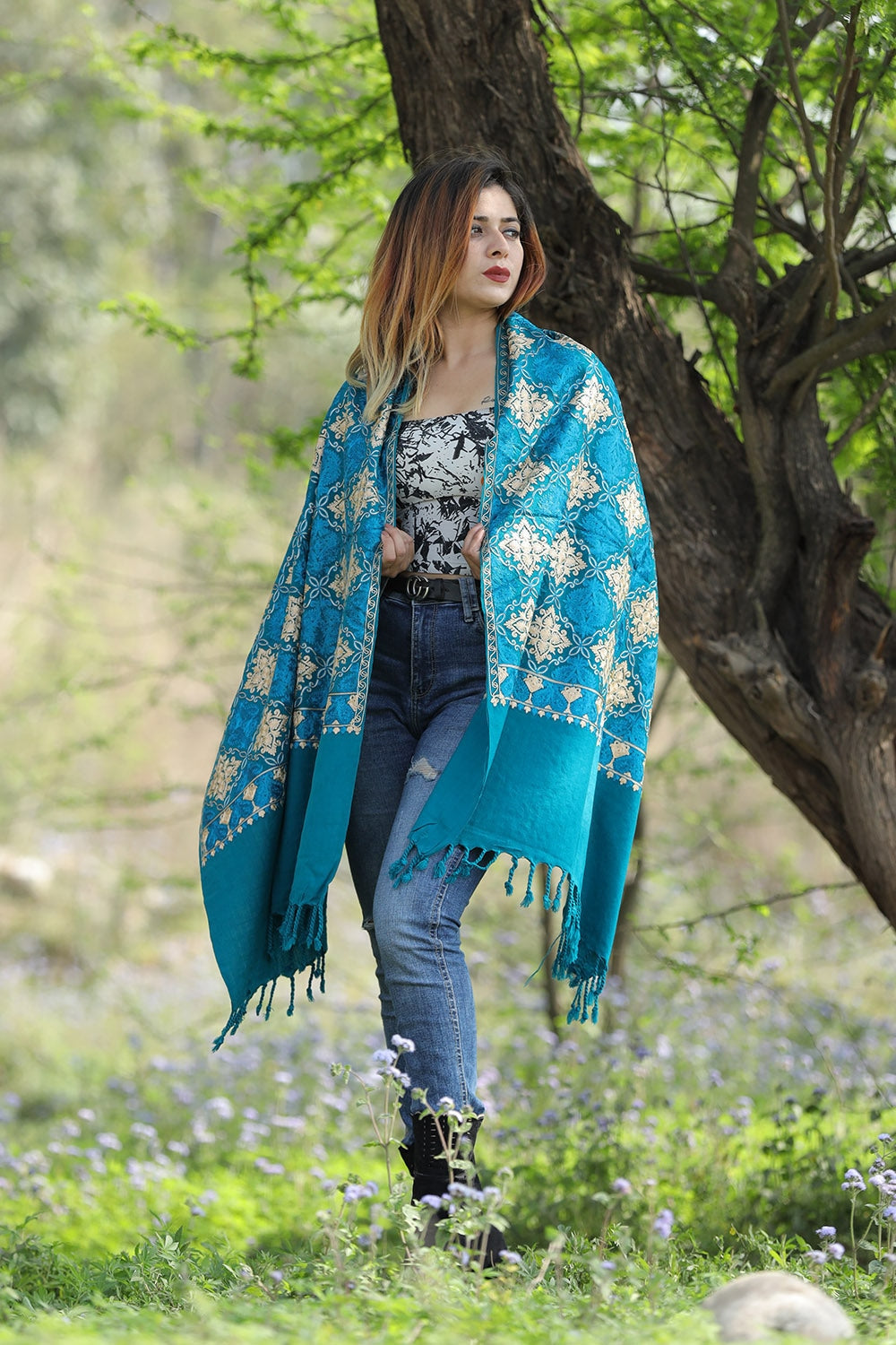 Aqua Green Colour Stole With Graceful Dense Jaal Pattern