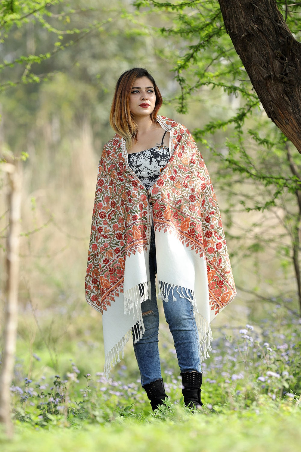 ATTRACTIVE MULTICOLORED IVORY WHITE Colour Stole