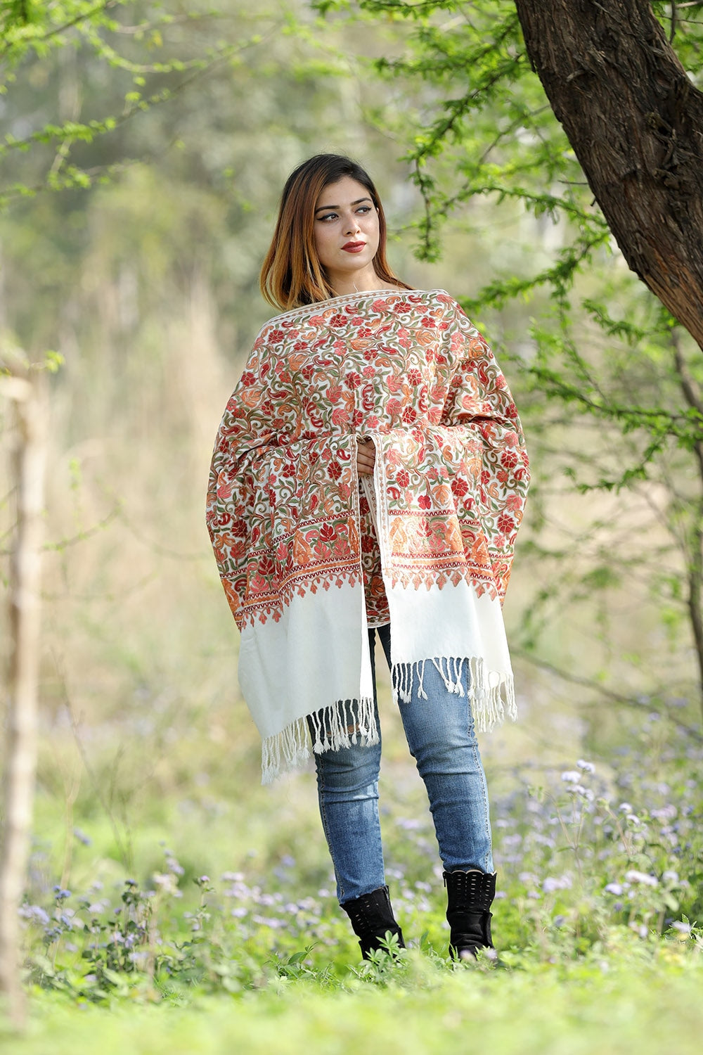 ATTRACTIVE MULTICOLORED IVORY WHITE Colour Stole