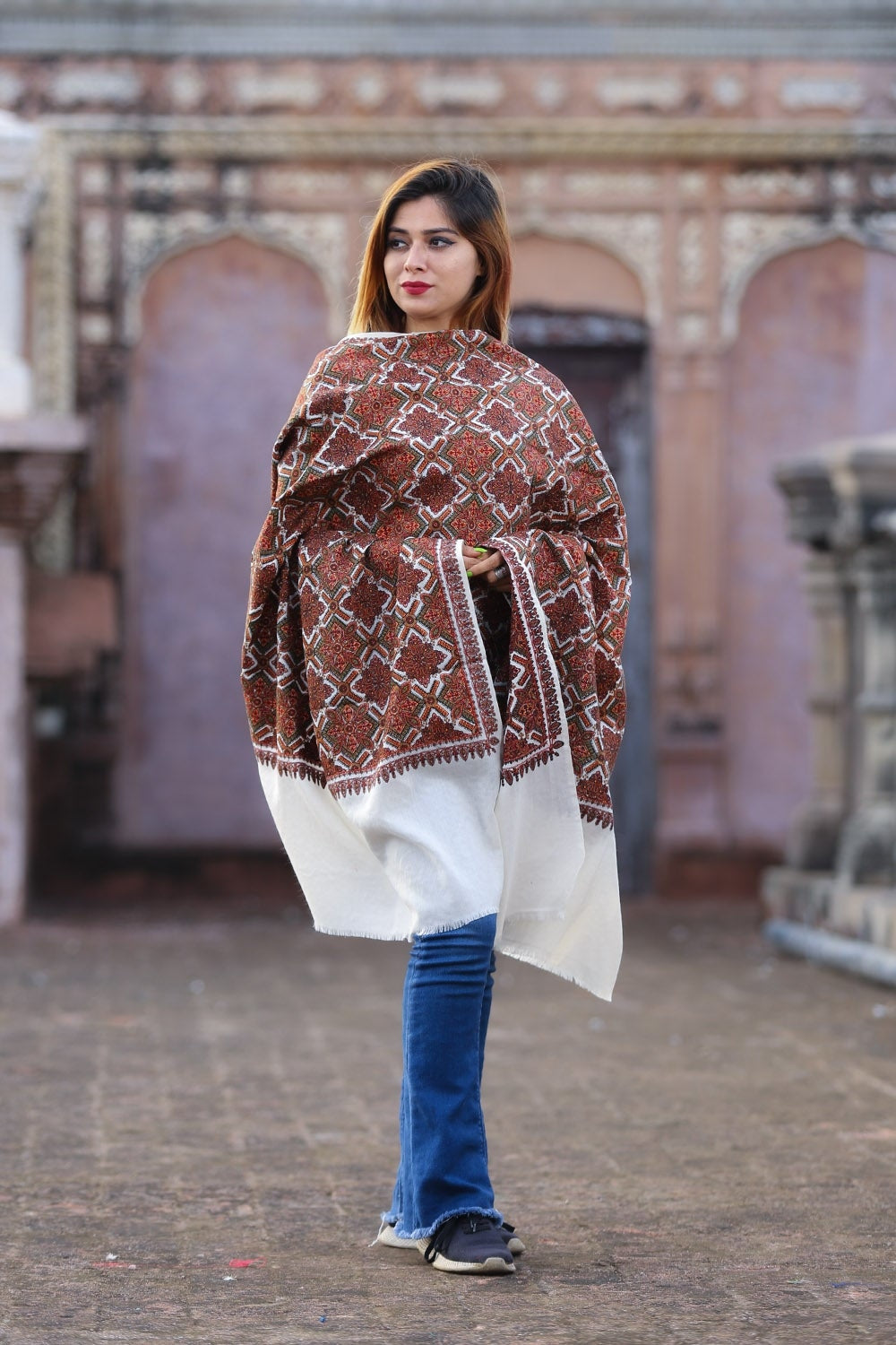 Attractive White Colour Embroidered Sozni Shawl Enriched