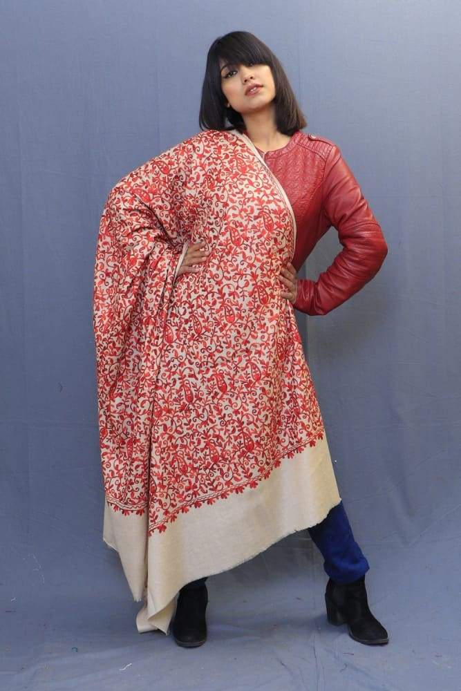 With The Base Of Beige Colour This Red Rich Jaal Gives