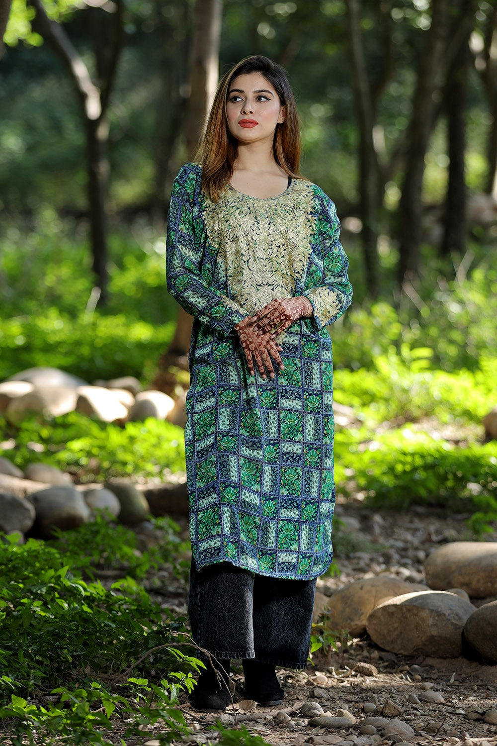 BEAUTIFUL GREEN-BLUE COLOUR Multi Shade Printed Georgette