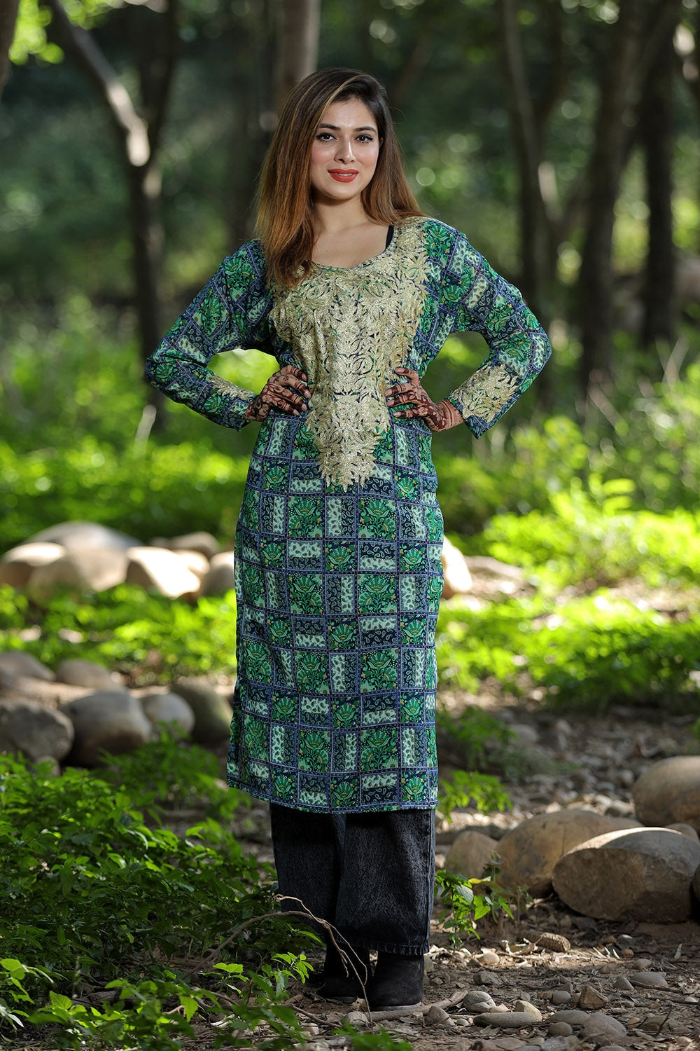 BEAUTIFUL GREEN-BLUE COLOUR Multi Shade Printed Georgette