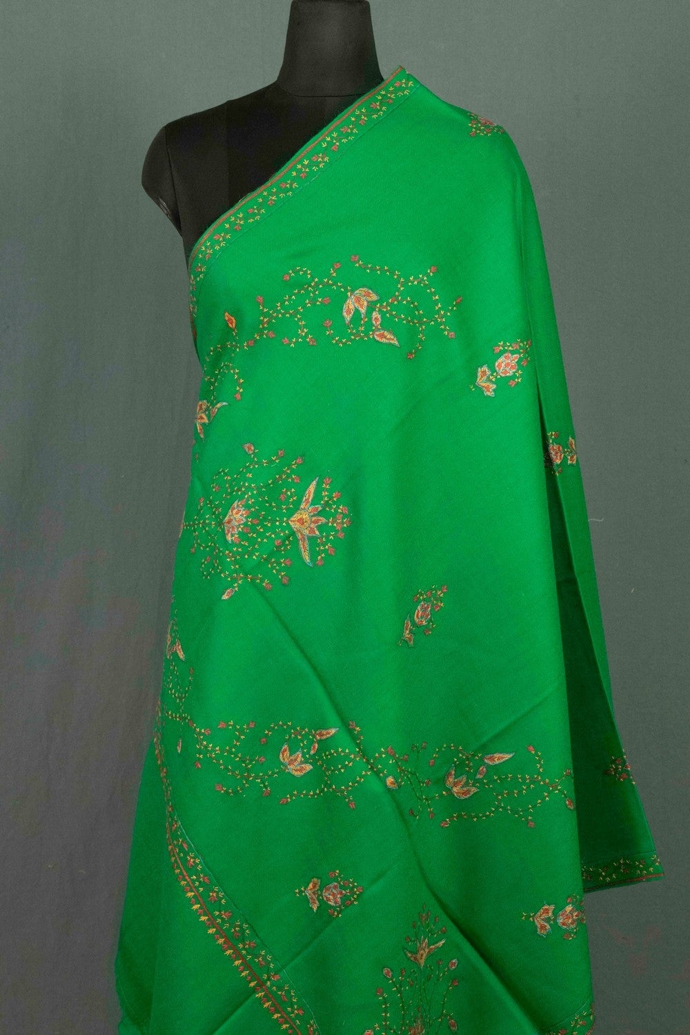 Beautiful Green Colour Sozni Shawl Emblished With Designer