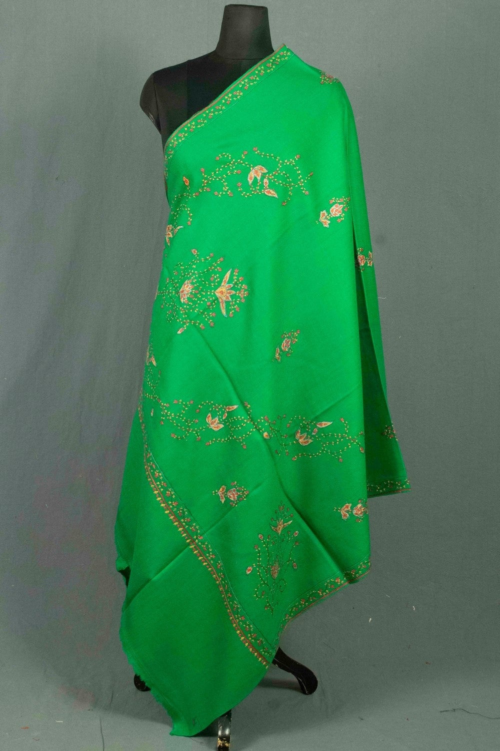 Beautiful Green Colour Sozni Shawl Emblished With Designer