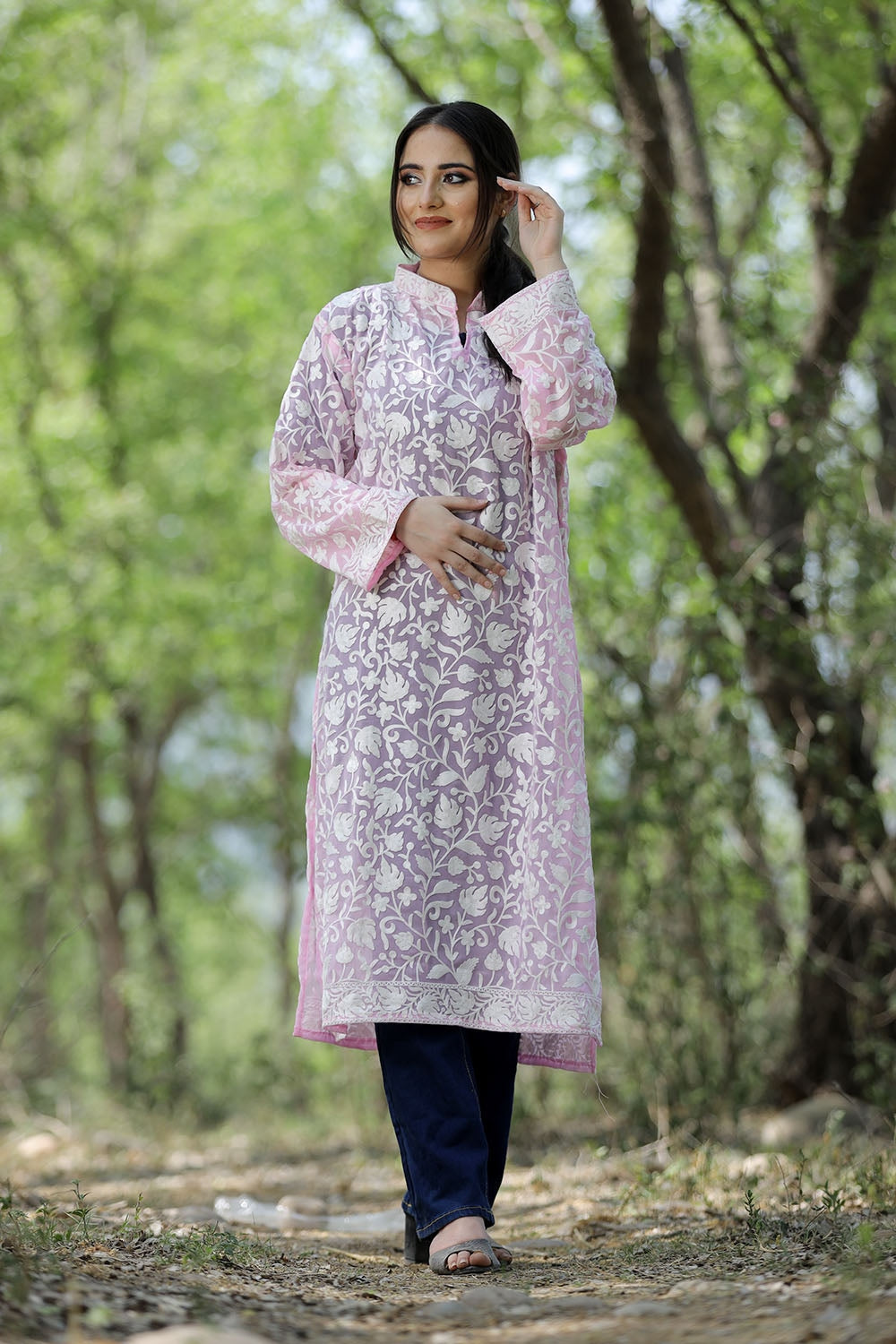 Beautiful Lavender pink colour Kashmiri Embroidered