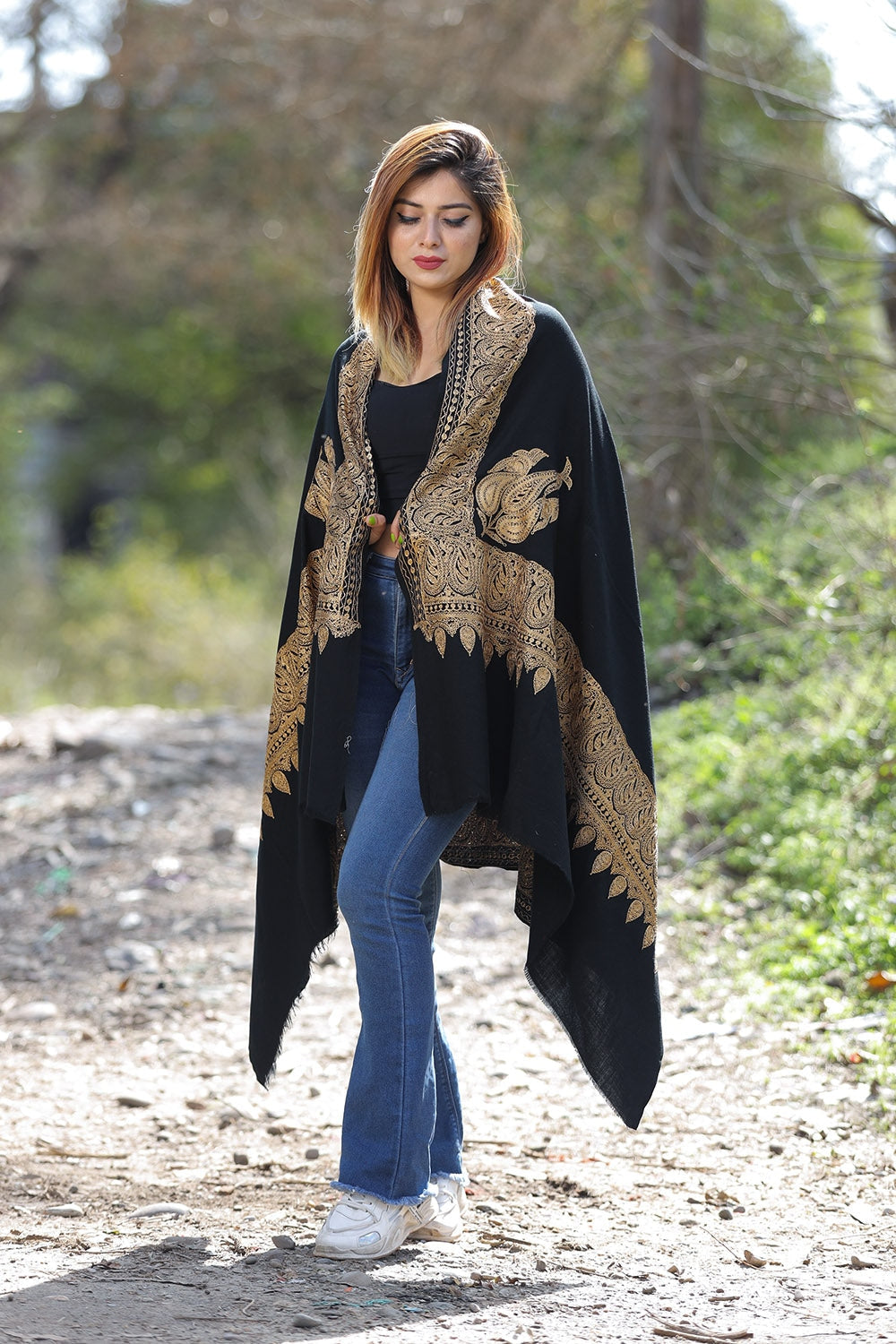 Black Color Kashmiri Shawl With Tilla Work Gives A Trendy