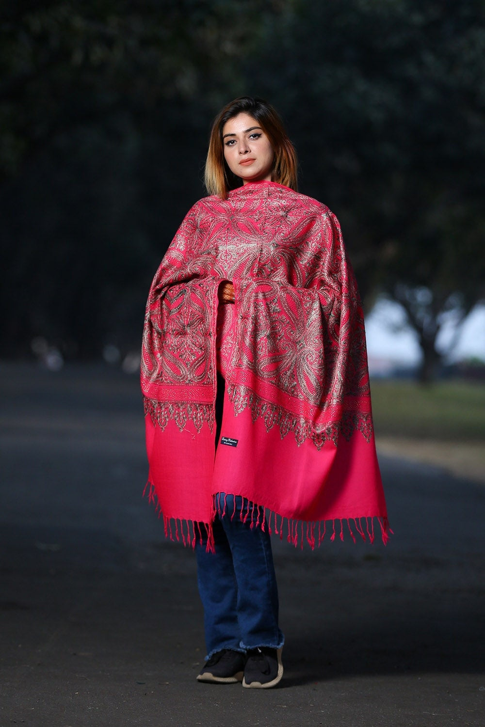 BRIGHT CHARMING PINK COLOUR KASHMIRI STOLE WITH CLASSY