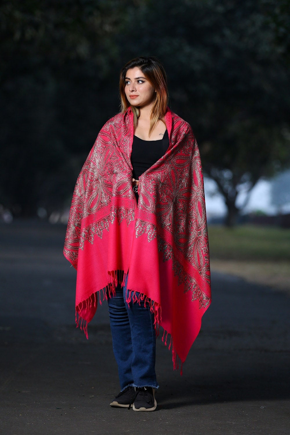 BRIGHT CHARMING PINK COLOUR KASHMIRI STOLE WITH CLASSY