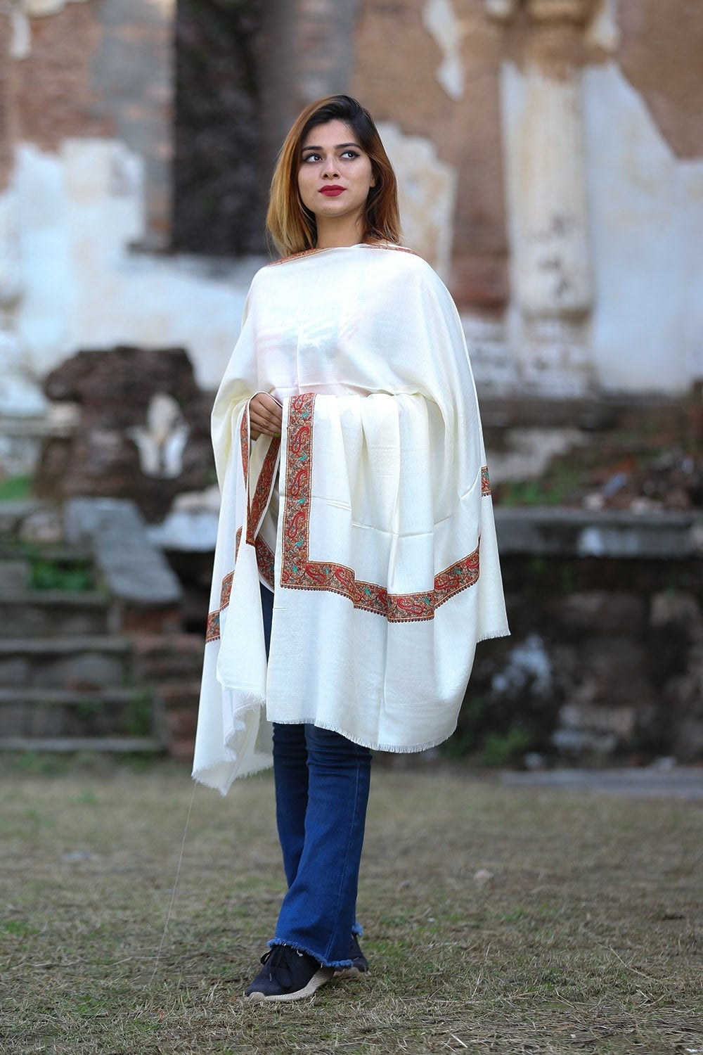 Charismatic Ivory White Colour Semi Pashmina Sozni Shawl