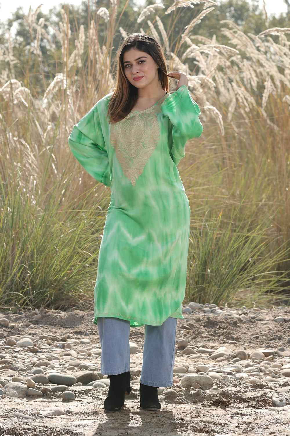 CHARISMATIC VEGGIE GREEN COLOUR TIE-DYE Aari Tilla Work