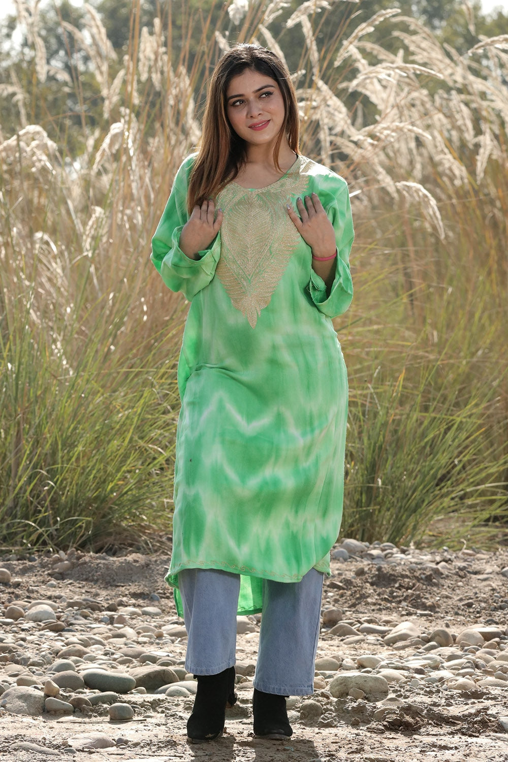 CHARISMATIC VEGGIE GREEN COLOUR TIE-DYE Aari Tilla Work