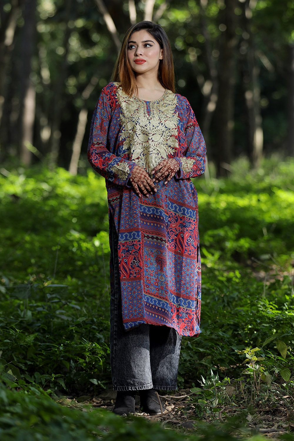 CHARMING Multicoloured Printed Georgette Kashmiri Tilla