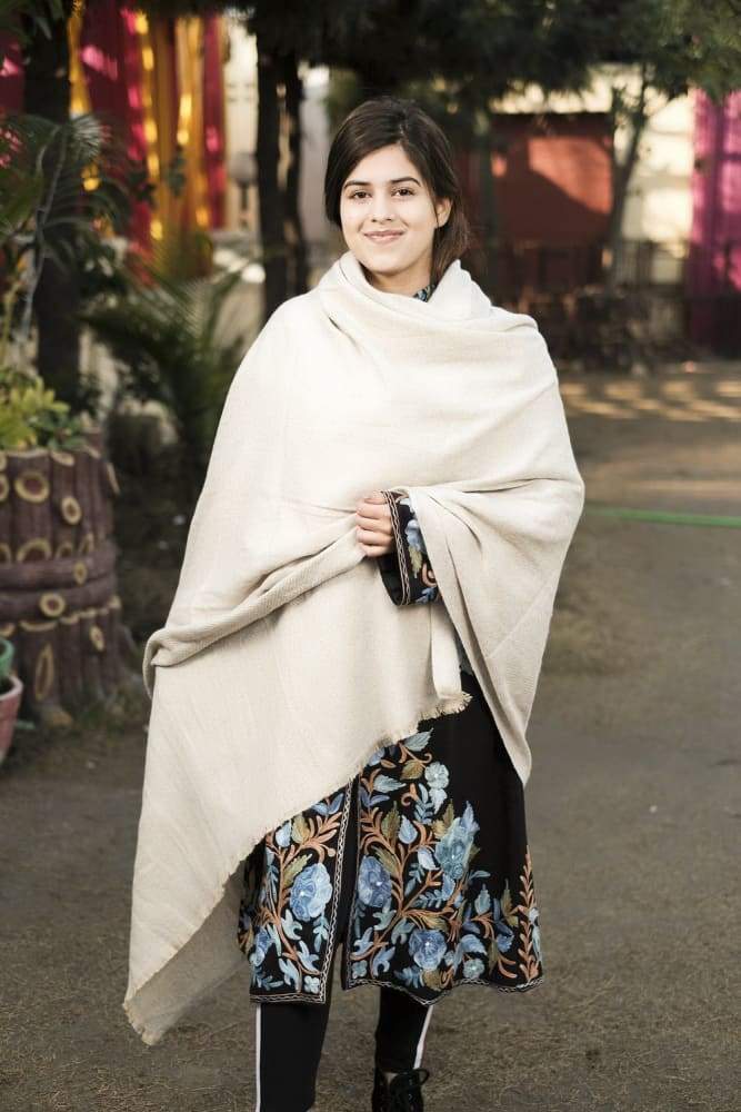 Cream Color Texture Semi pashmina Ladakhi Wool Shawl