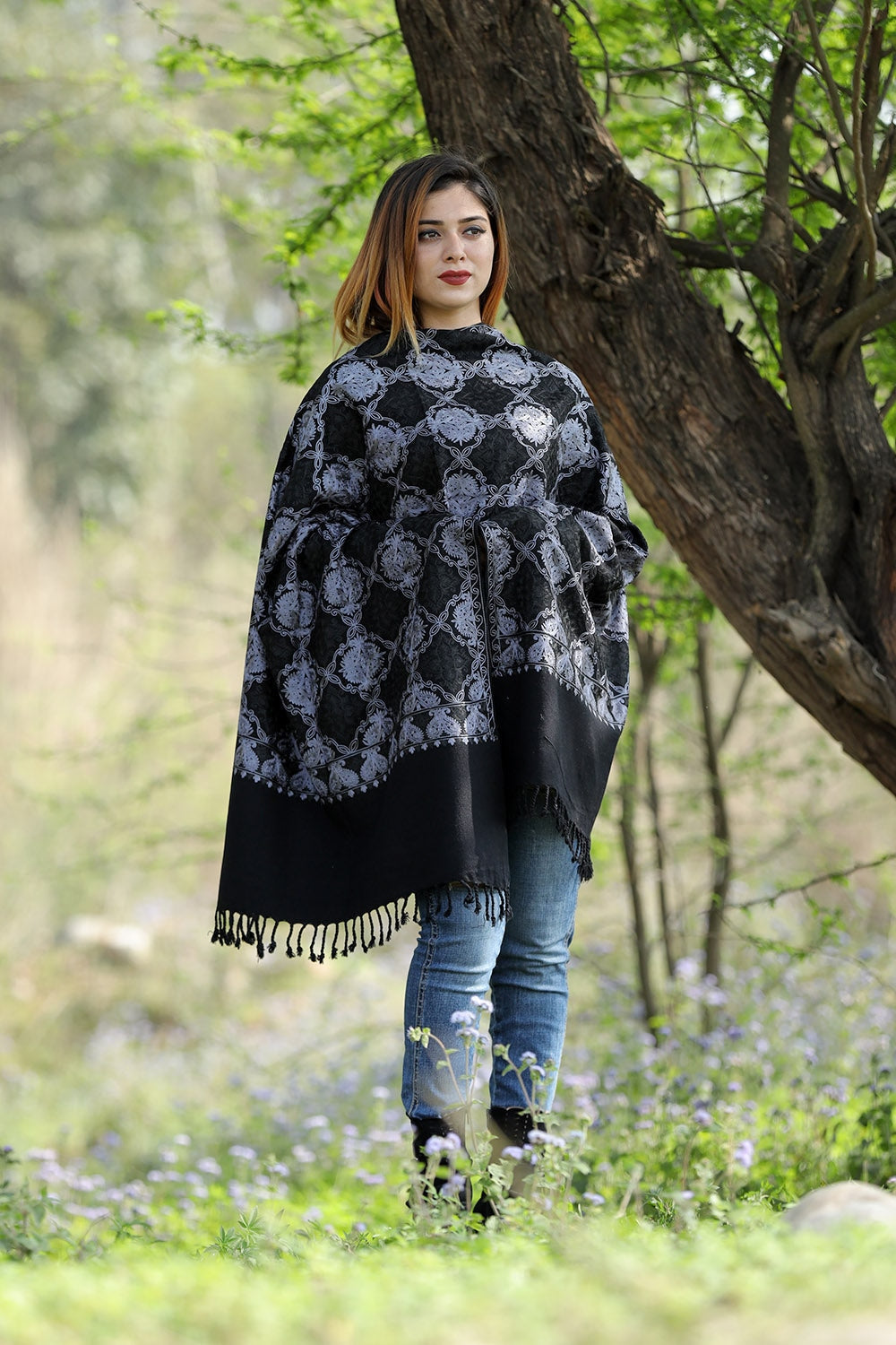 DEEP Black Colour Stole With Graceful Dense Jaal Pattern